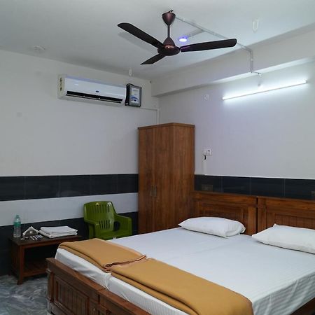Hotel Rajali Residency Kulithalai Exteriér fotografie